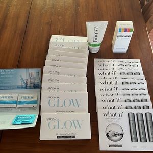 RODAN + FIELDS - sample packs